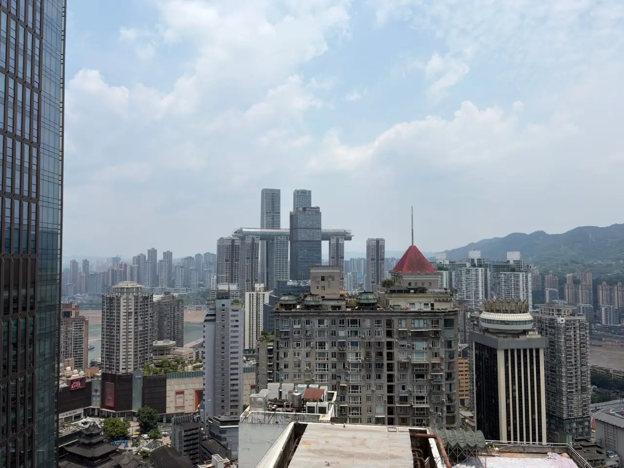 餐饮管理输出服务对比：自营团队与专业托管公司的选择指南